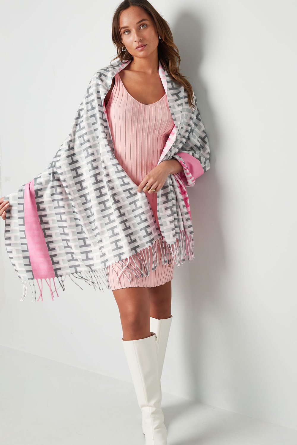letter H scarf h5Picture3